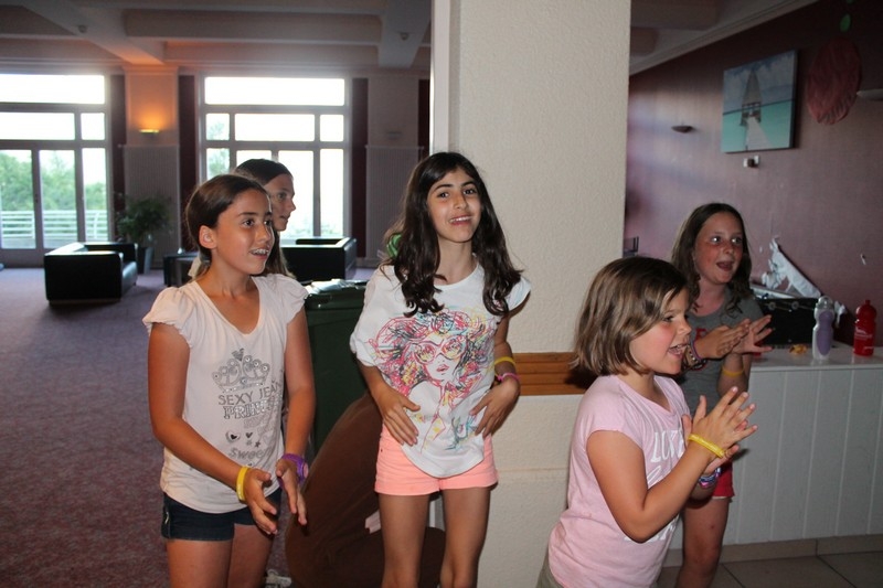 Village Camps International Summer Camp Leysin, Switzerland 2025-08-09 https://www.villagecamps.com/journals_admin/images/699-34-petting zoo (80).jpg